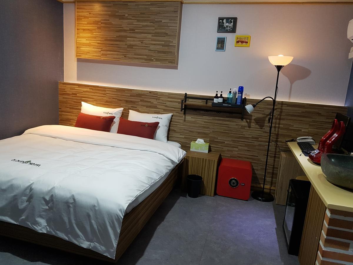 Cloud Nine Hotel Gimhae Room photo